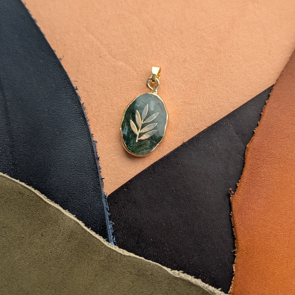 Leaf Green Aventurine Oblong Pendant